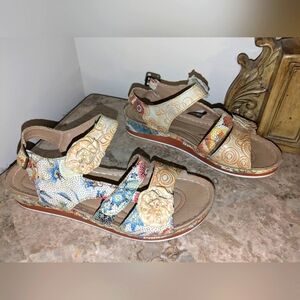 Spring Step L'Artiste Sandals Low Wedge Shoes sz 40 9 US